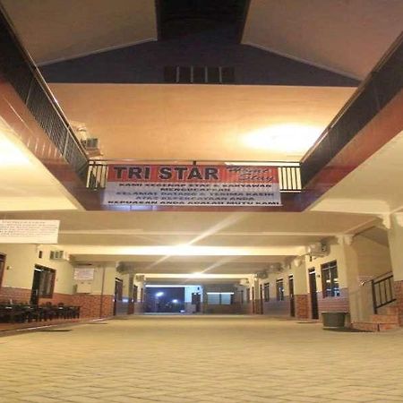 Tri Star Homestay Madiun Exterior photo