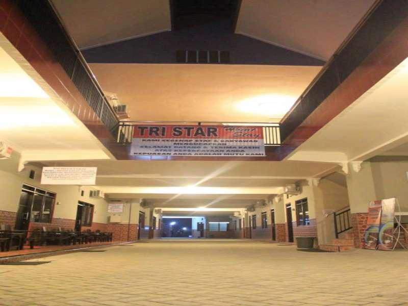 Tri Star Homestay Madiun Exterior photo